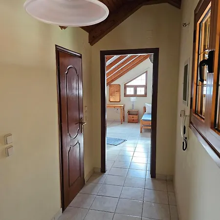 Cedar House A Greek Treasure Tatil Evi