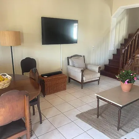 Cedar House A Greek Treasure Tatil Evi *