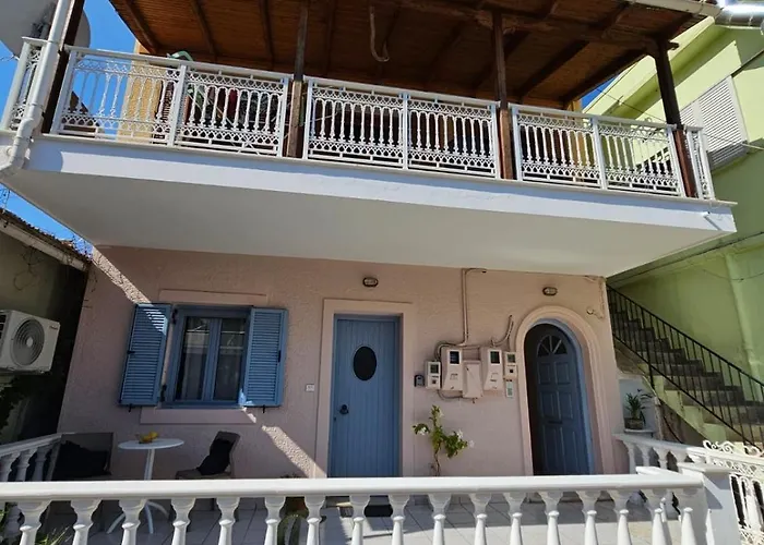 Cedar House A Greek Treasure * Σάμη